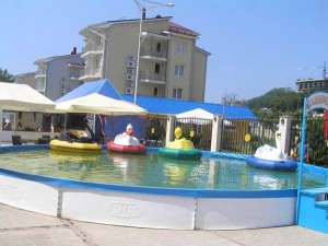 chernomorie-nebug-pool