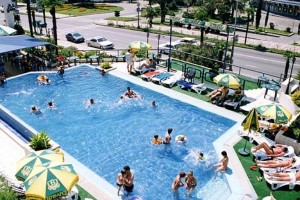 sochi-briz-hotel-pool
