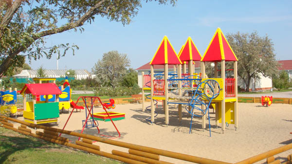 sunny_beach_playground