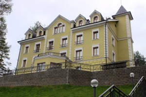 tetkovo_korpus_ohotnichiy_olegia.ru