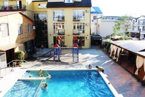 victoria_hotel_pool