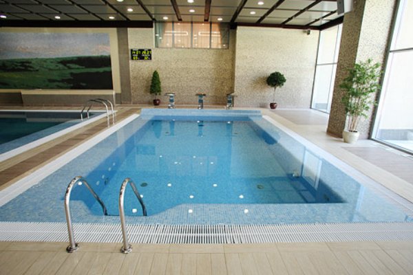 zaria_sanatorium_kislovodsk_pool