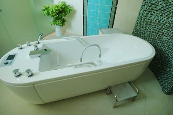 zaria_sanatorium_kislovodsk_vanni